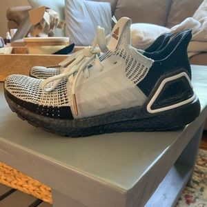 Adidas ultraboost 19 size 5.5